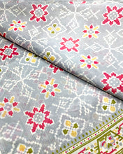 Load image into Gallery viewer, Light Silver Rose Sari