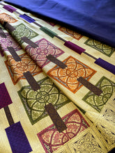 Load image into Gallery viewer, Royal Quatrefoil Sari