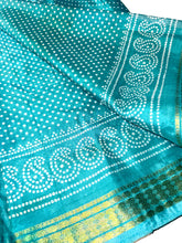 Load image into Gallery viewer, Moonstone Chunri Sari