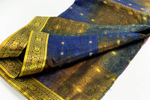 Load image into Gallery viewer, Peacocks Tail Organza Sari