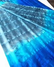 Load image into Gallery viewer, Cool Check Sari
