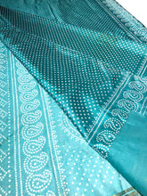 Load image into Gallery viewer, Moonstone Chunri Sari
