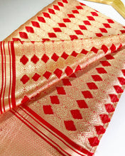 Load image into Gallery viewer, Gold Kiss Silk Sari
