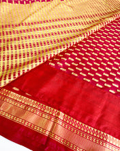 Load image into Gallery viewer, Golden Blitz Silk Sari
