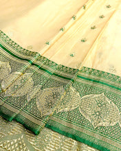 Load image into Gallery viewer, Soft Glow Sari
