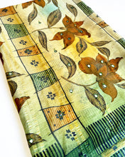 Load image into Gallery viewer, Garden Confetti Sari
