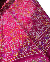 Load image into Gallery viewer, Rose Garnet Chunri Sari
